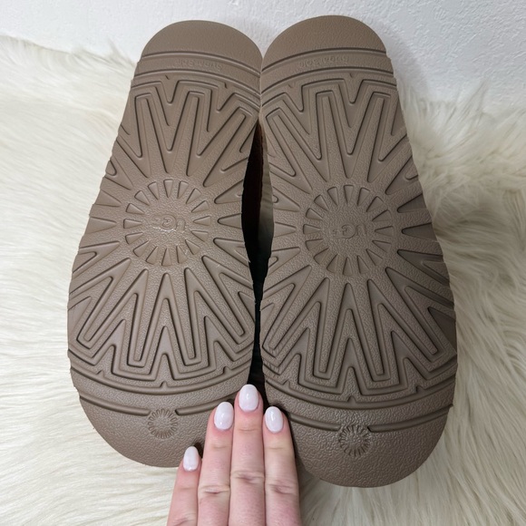 *NEW* UGG Women's Tazz II Chestnut Platform Mules - Picture 12 of 15